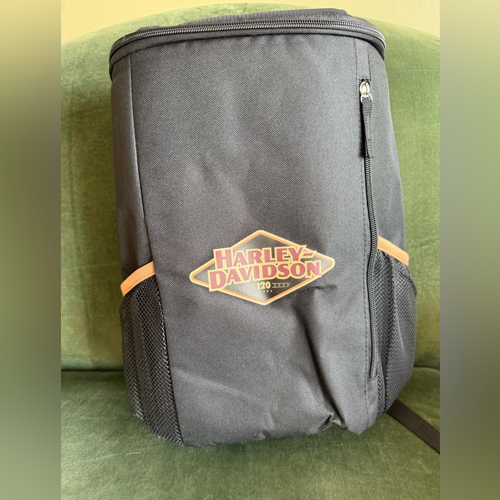 Harley Davidson insulated back pack with pockets.